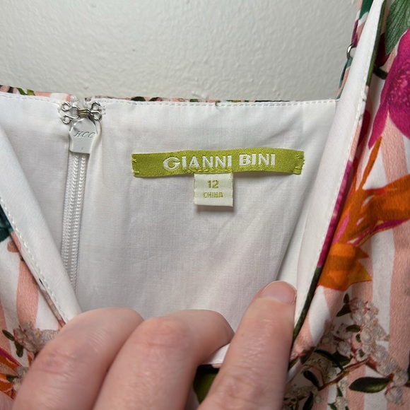 Gianni Bini Women’s Sleeveless VNeck Floral/Pink Strip Dress Size 12 - Picture 2 of 7